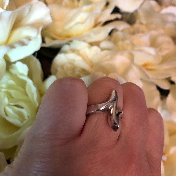 Chunky 925 Sterling Silver Ring - Picture 2 of 4